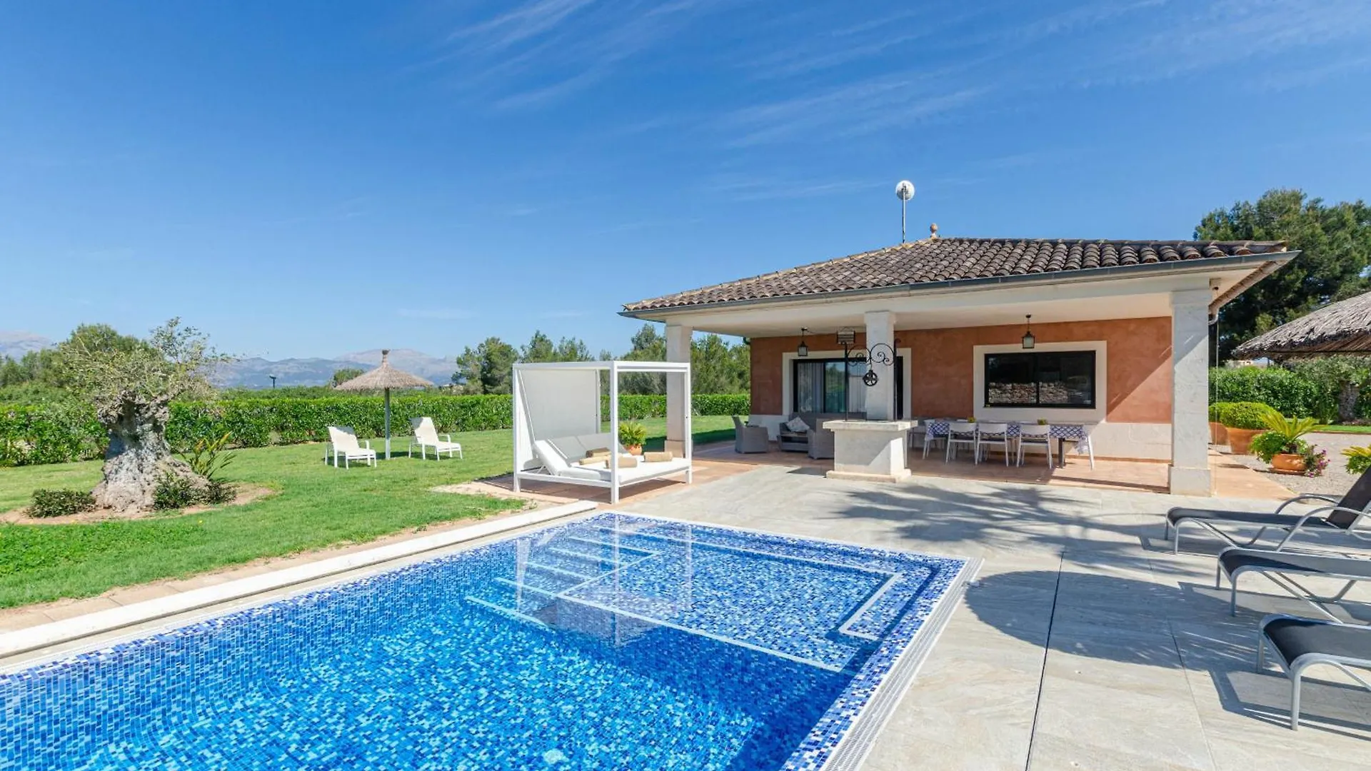 Yourhouse Romani Villa ムロ