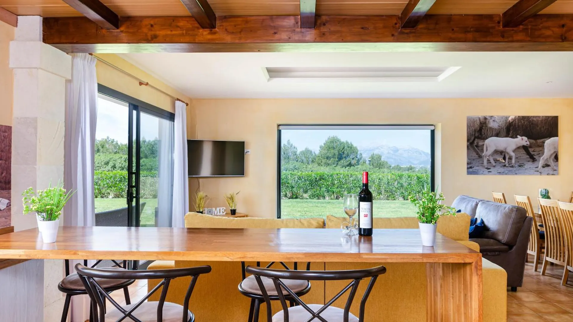 Yourhouse Romani Villa ムロ