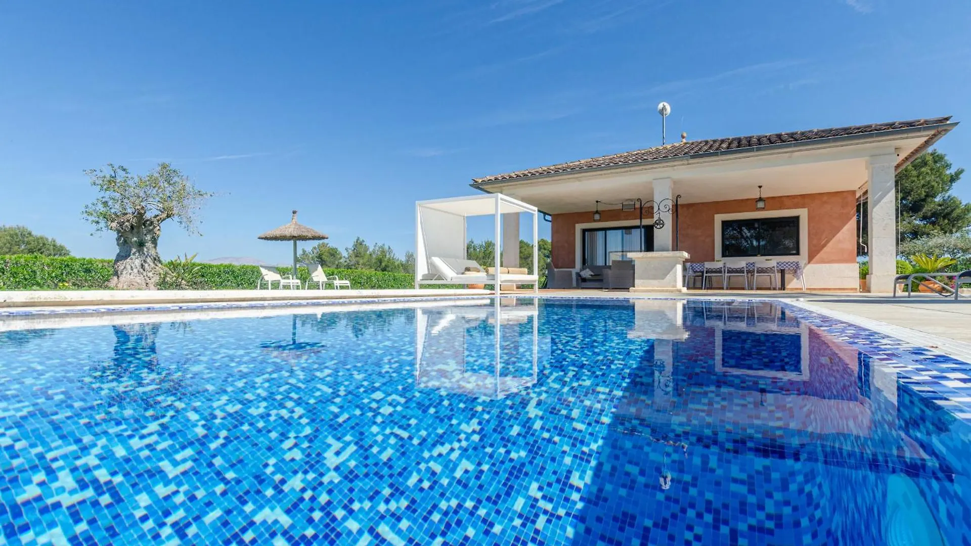 Yourhouse Romani Villa Muro 0*,